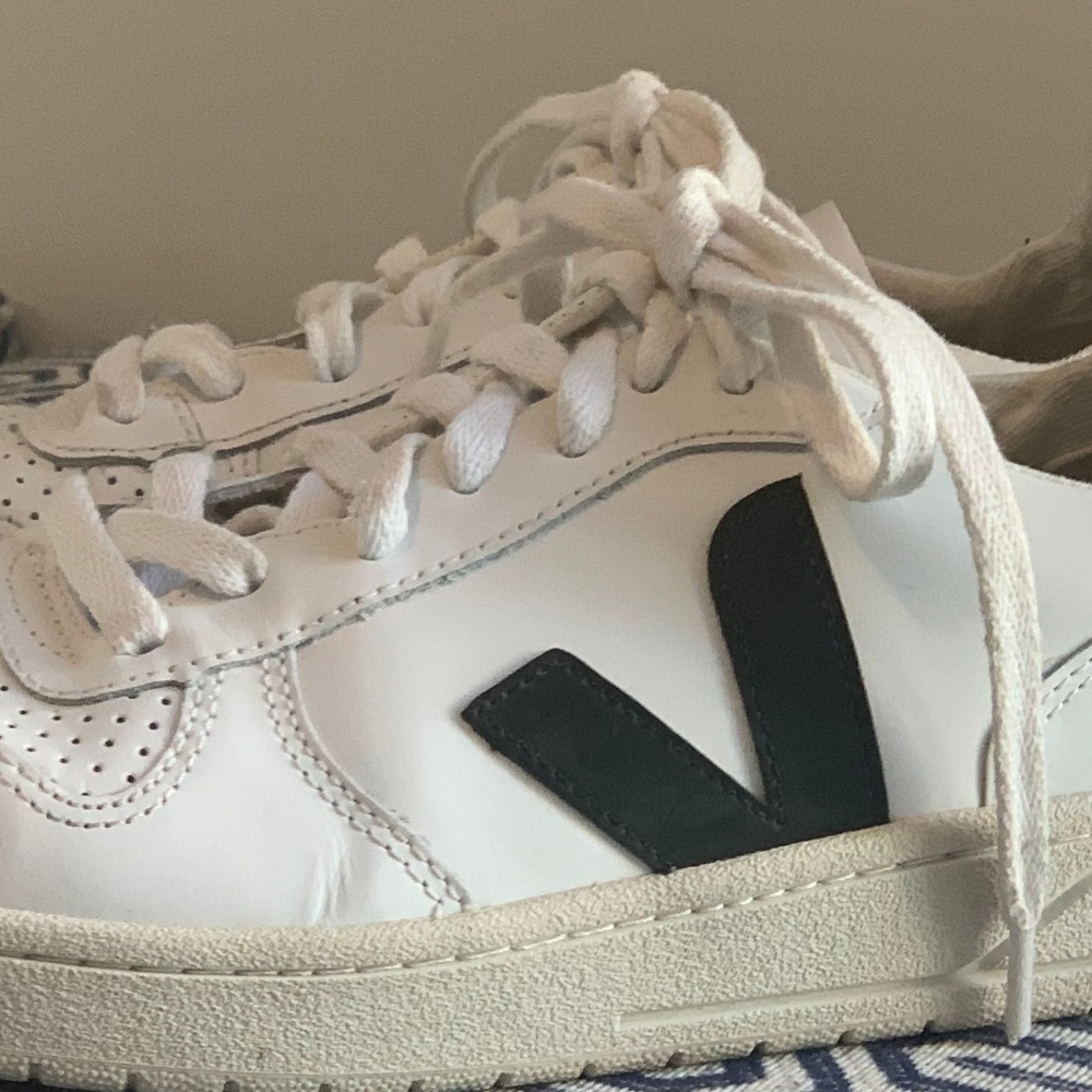 Veja - V-10 trainers, Women , Black US7 E38